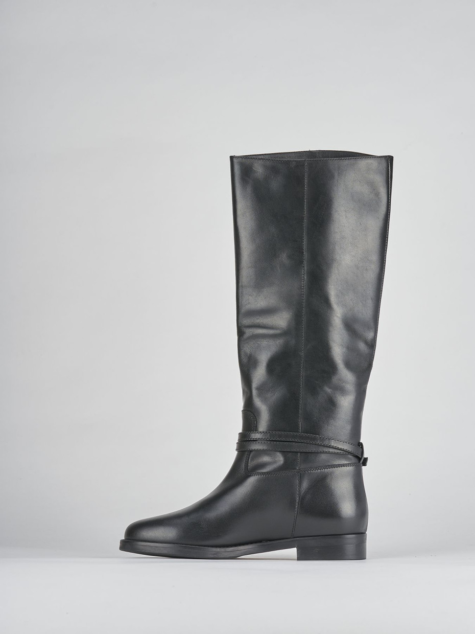 Low heel boots heel 2 cm black leather