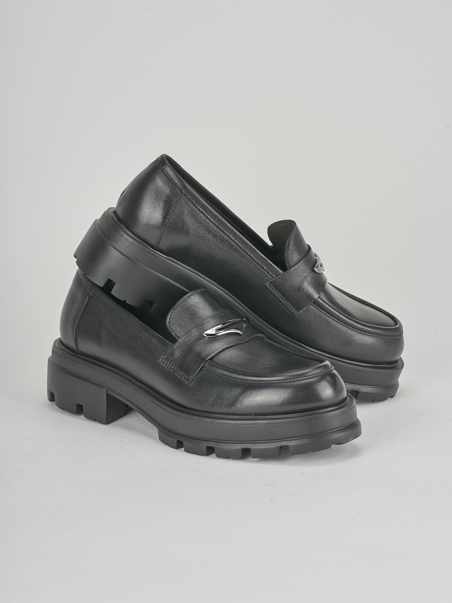 Loafers heel 2 cm black leather