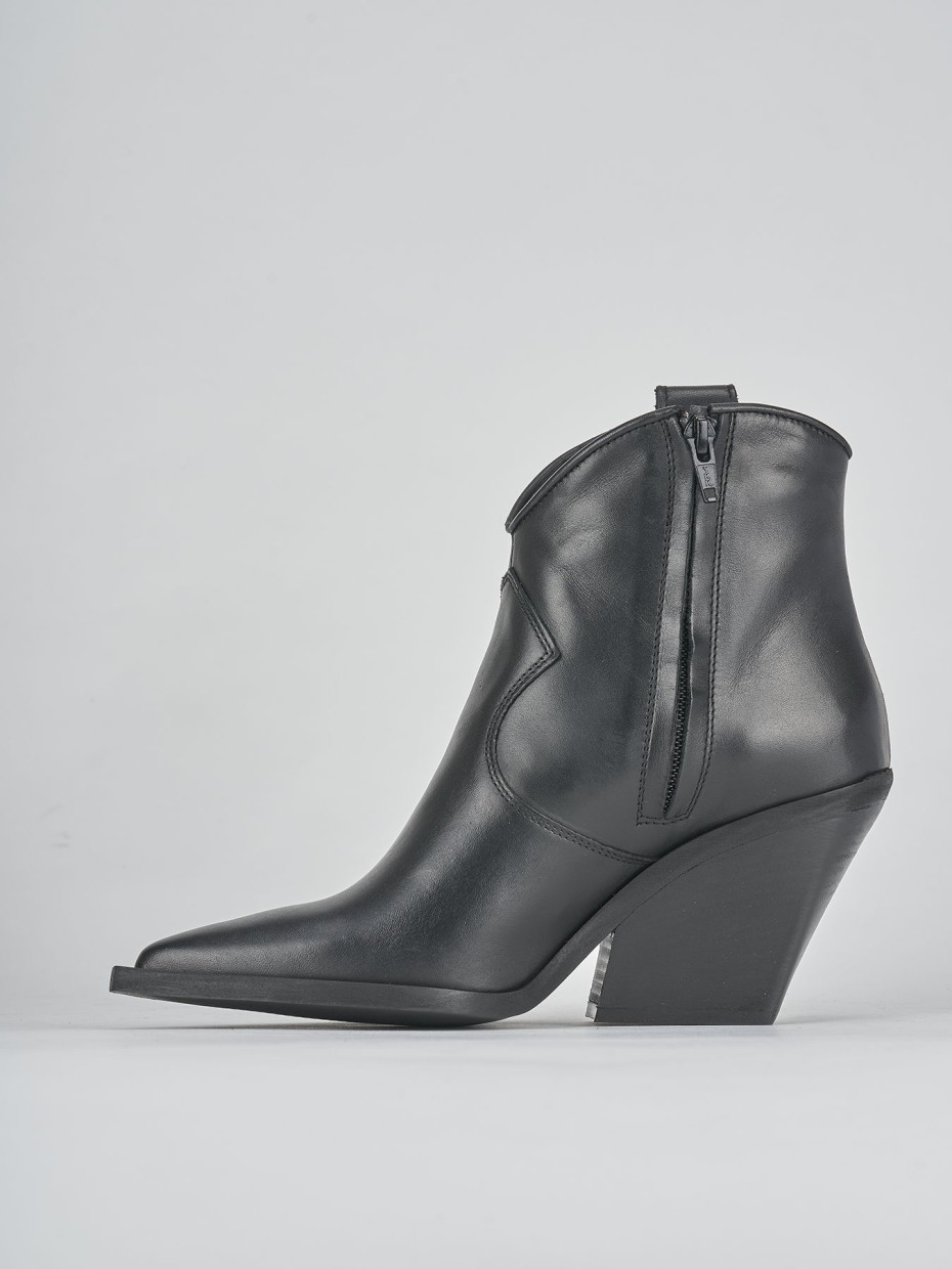 High heel ankle boots heel 7 cm black leather