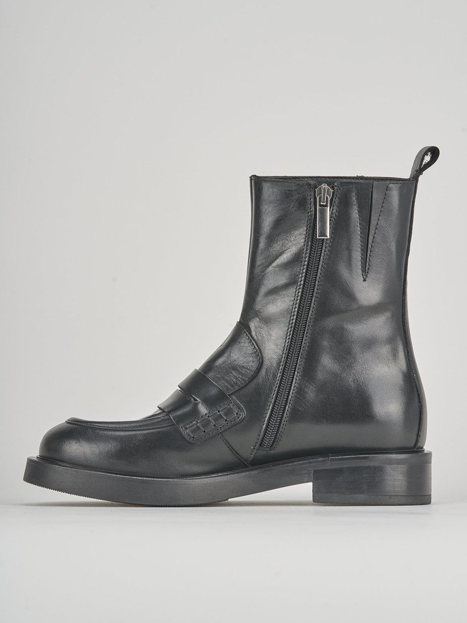 Low heel ankle boots heel 3 cm black leather