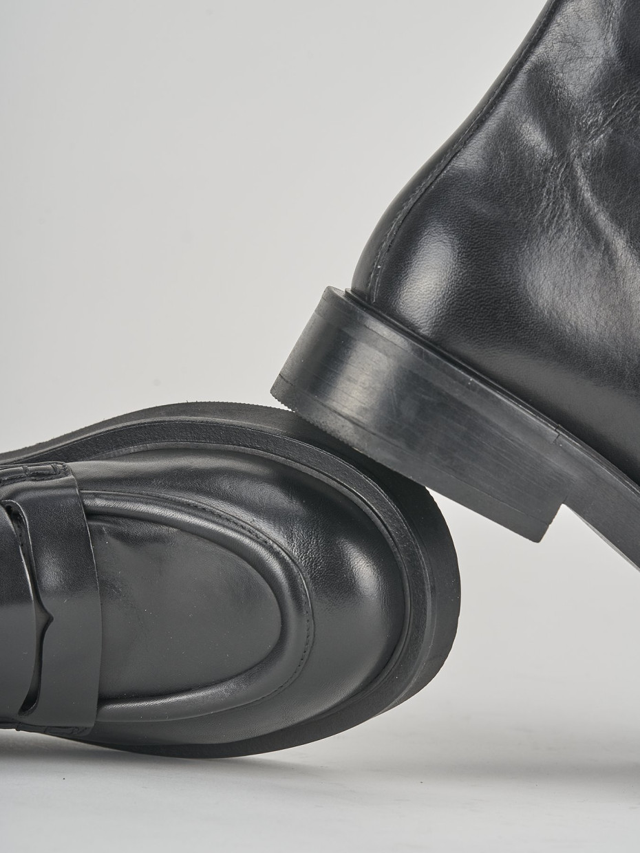 Low heel ankle boots heel 3 cm black leather