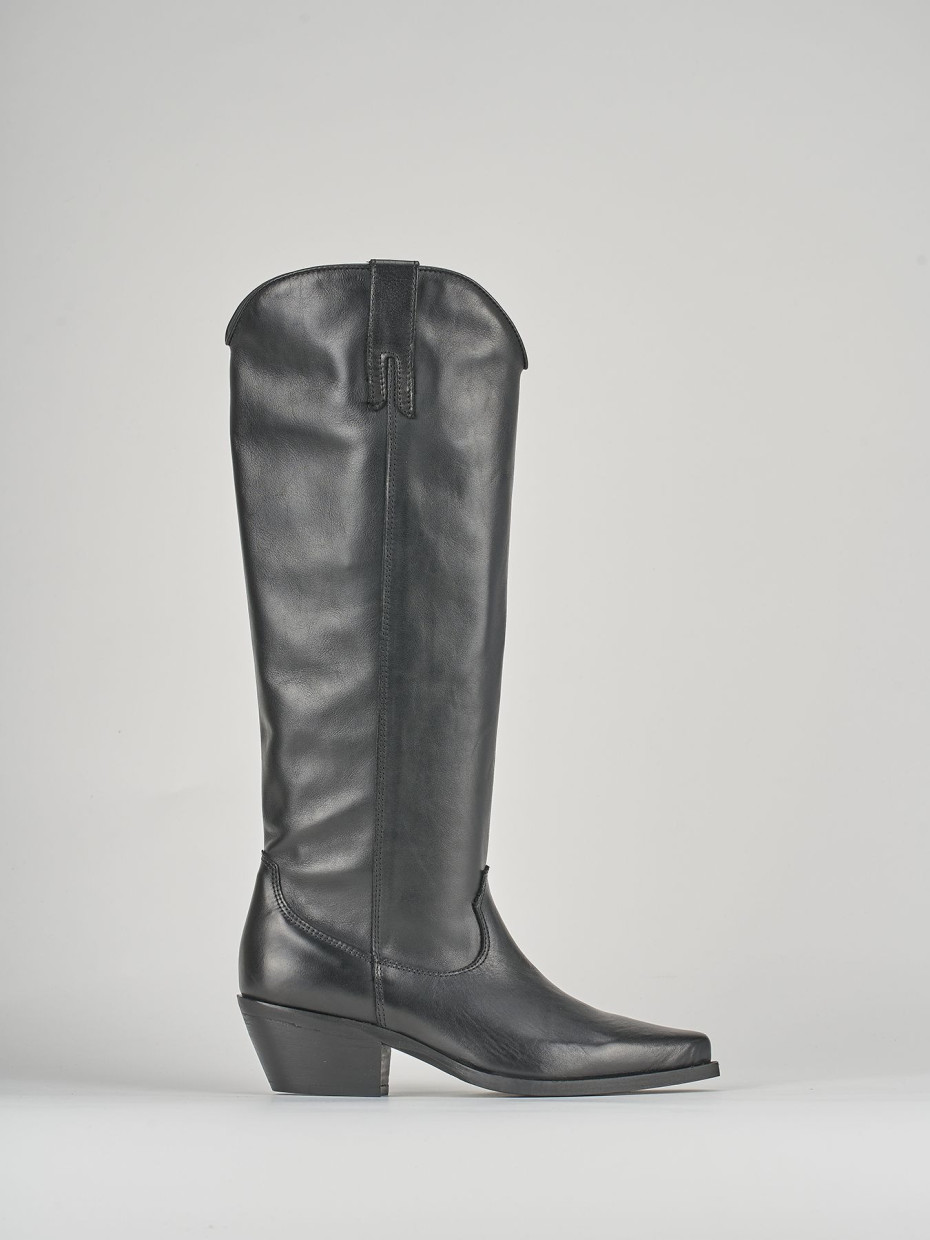 Low heel boots heel 4 cm black leather