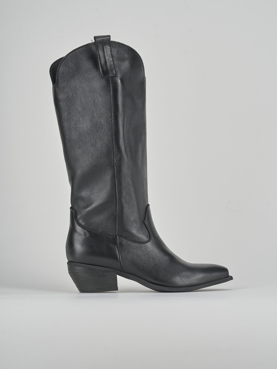 Low heel boots heel 4 cm black leather