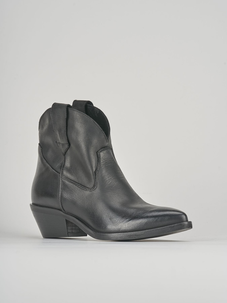 Low heel ankle boots heel 4 cm black leather