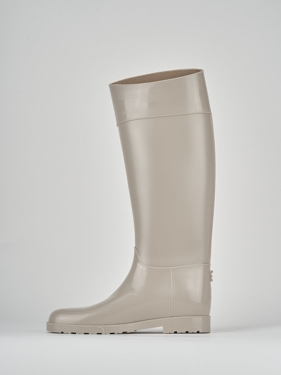 Low heel boots heel 2 cm beige rubber