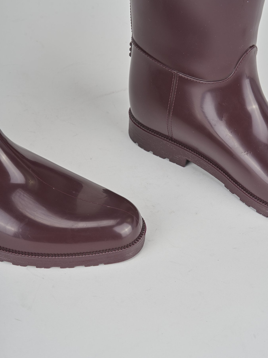 Low heel boots heel 2 cm bordeaux rubber