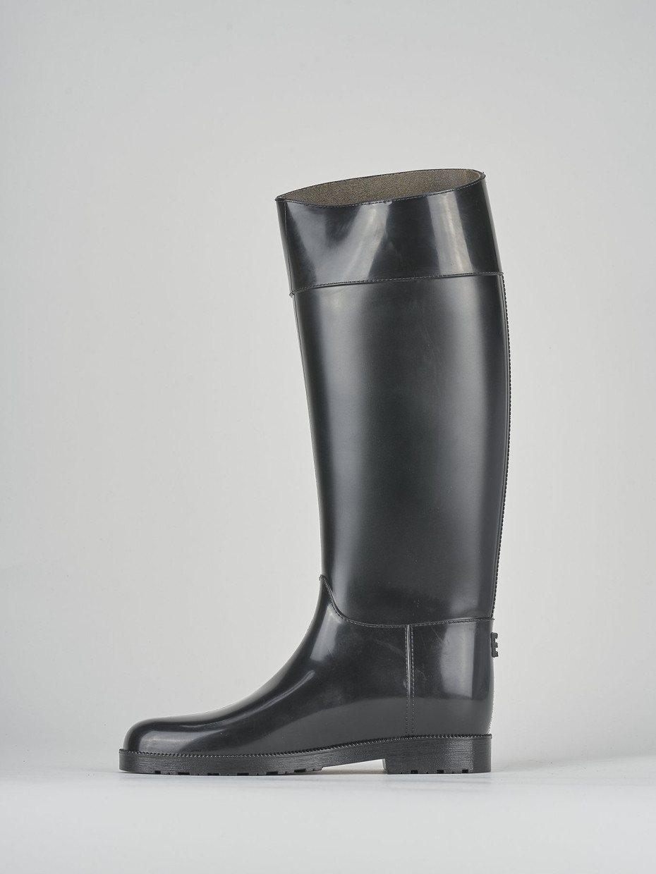 Stivale tacco 2 cm  nero gomma