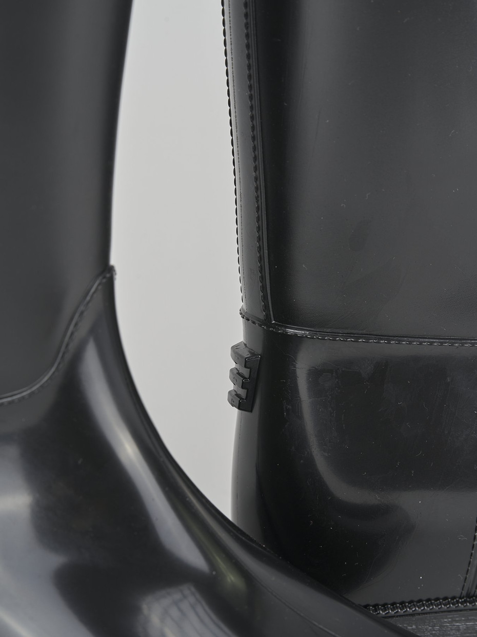 Stivale tacco 2 cm  nero gomma