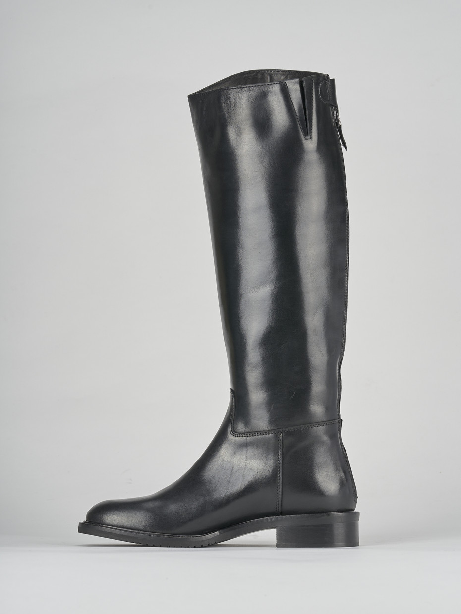 Low heel boots heel 2 cm black leather