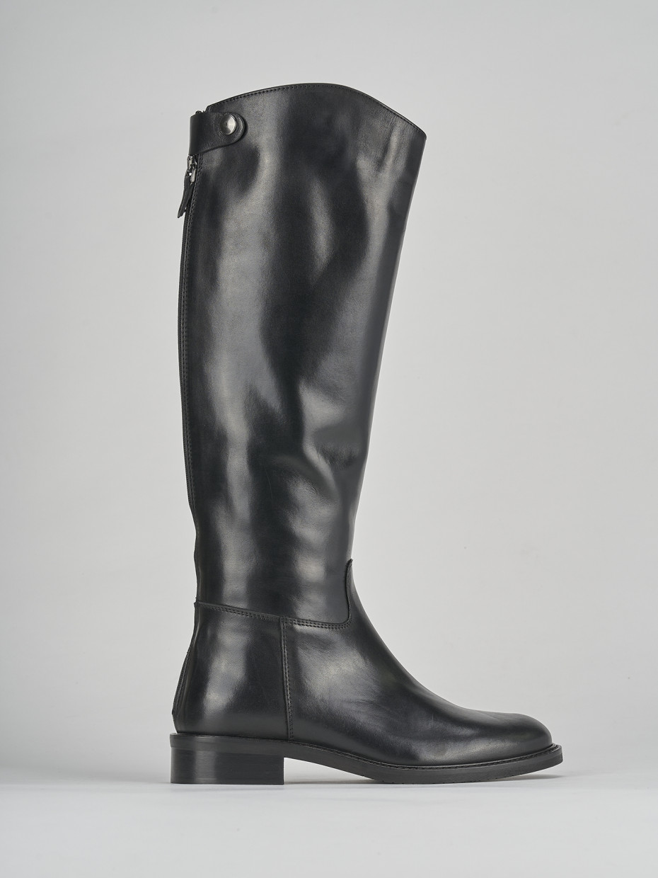 Low heel boots heel 2 cm black leather