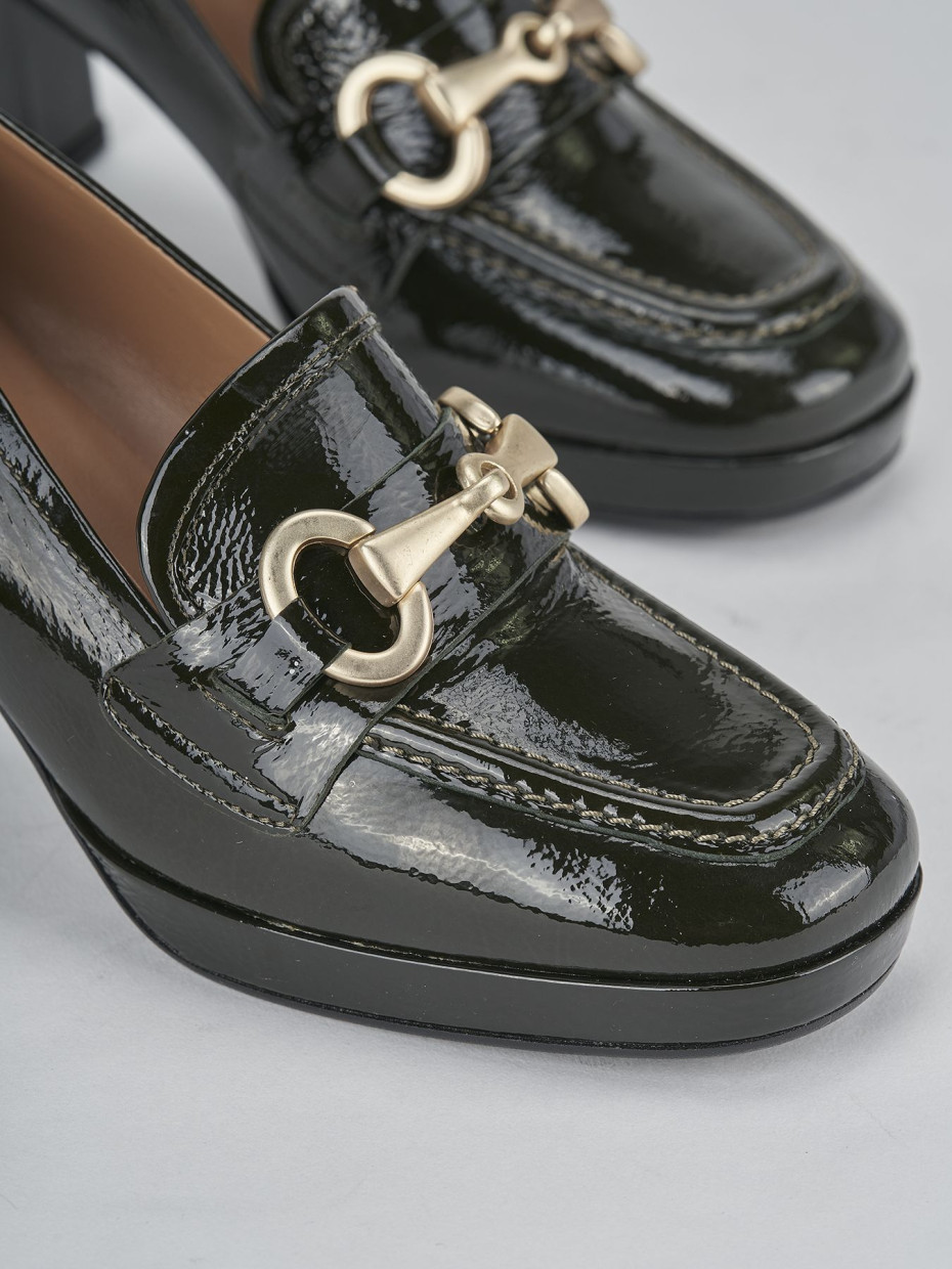 Loafers heel 7 cm green leather