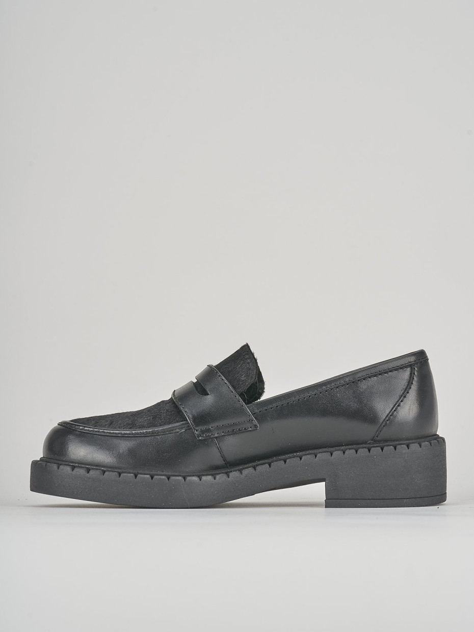 Loafers heel 3 cm black leather