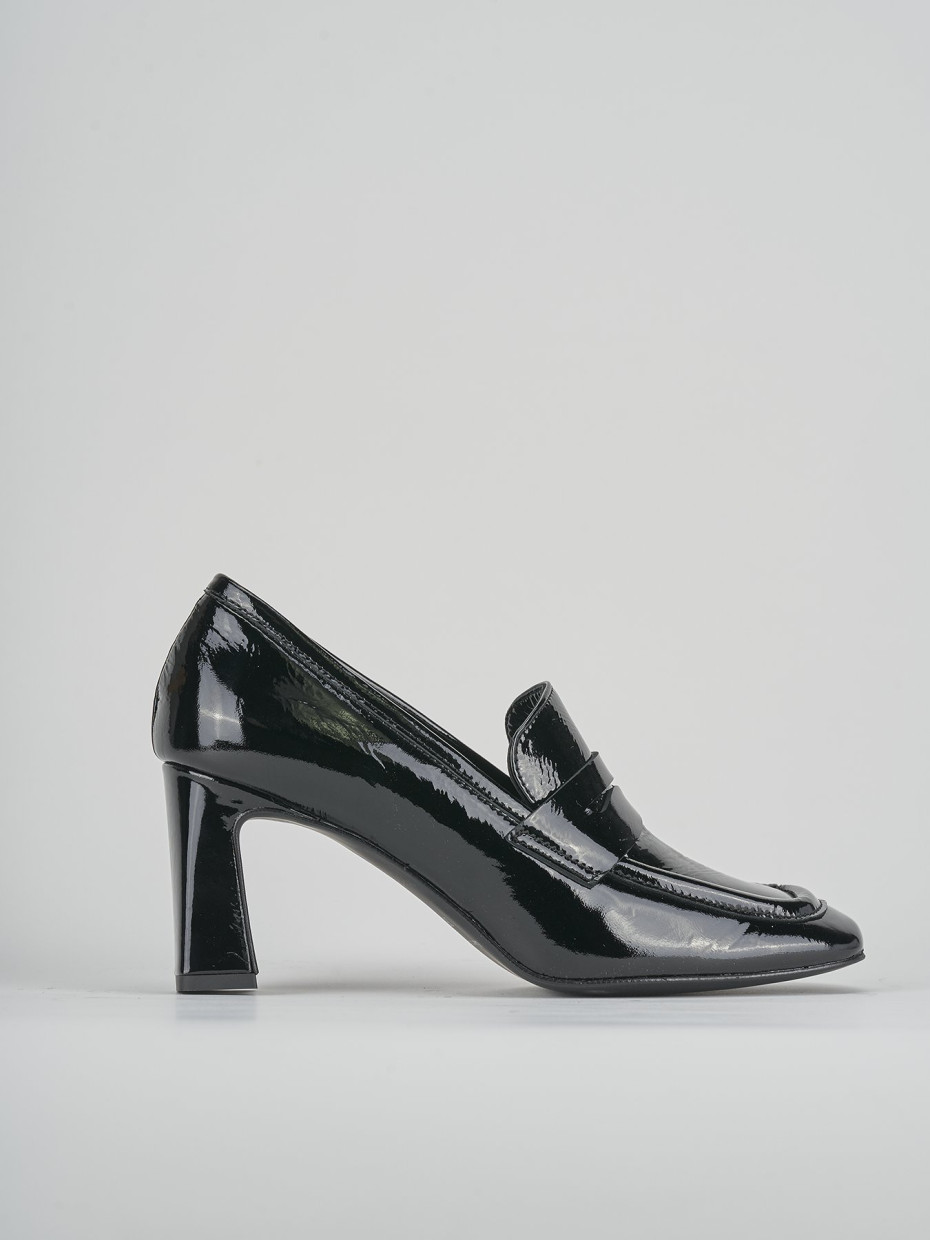 Loafers heel 5 cm black leather