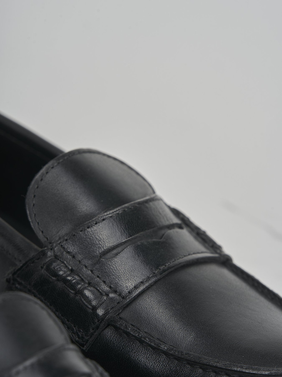 Mocassino tacco 1cm  nero pelle