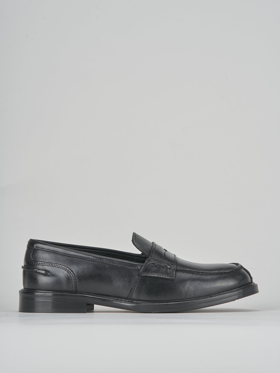 Loafers heel 1 cm black leather