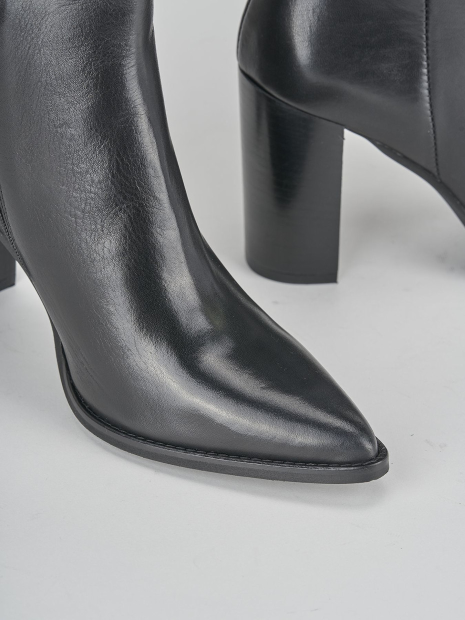 Stivaletti tacco 8cm pelle nero