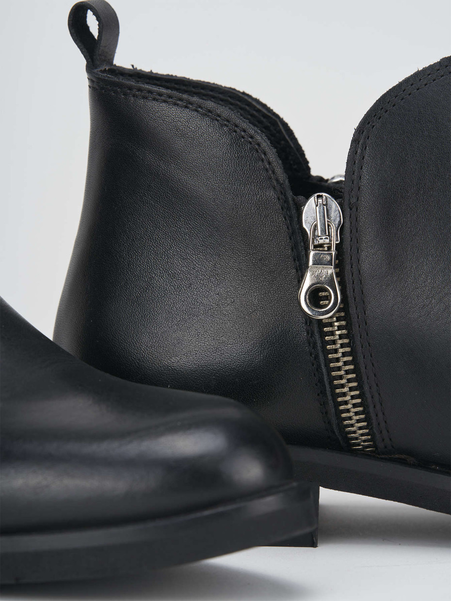 Low heel ankle boots heel 1 cm black leather