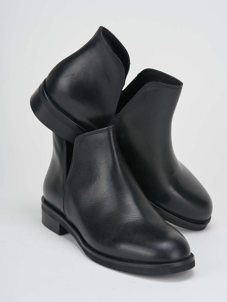 Low heel ankle boots heel 1 cm black leather