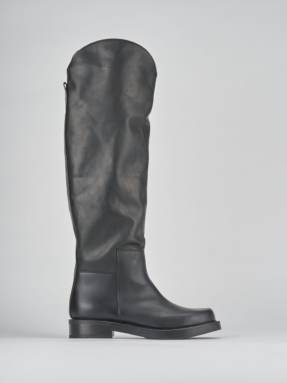 Low heel boots heel 2 cm black leather