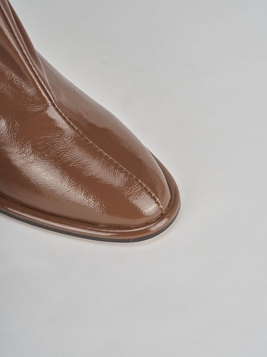Stivali tacco 9cm vernice testa