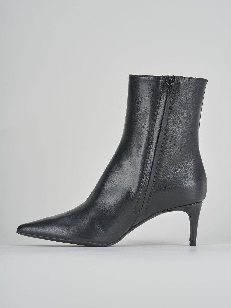 High heel ankle boots heel 5 cm black leather