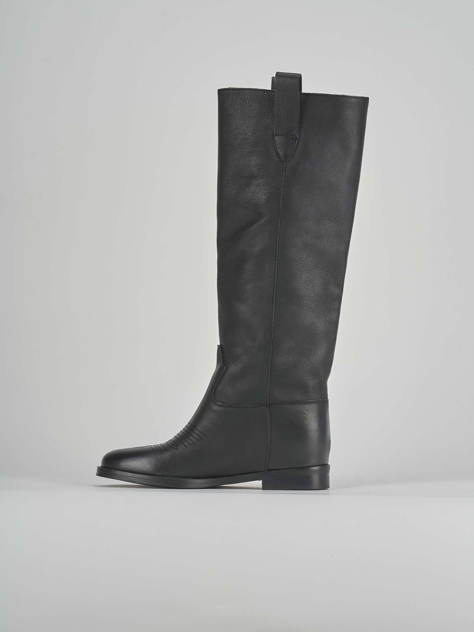 Low heel boots heel 2 cm black leather