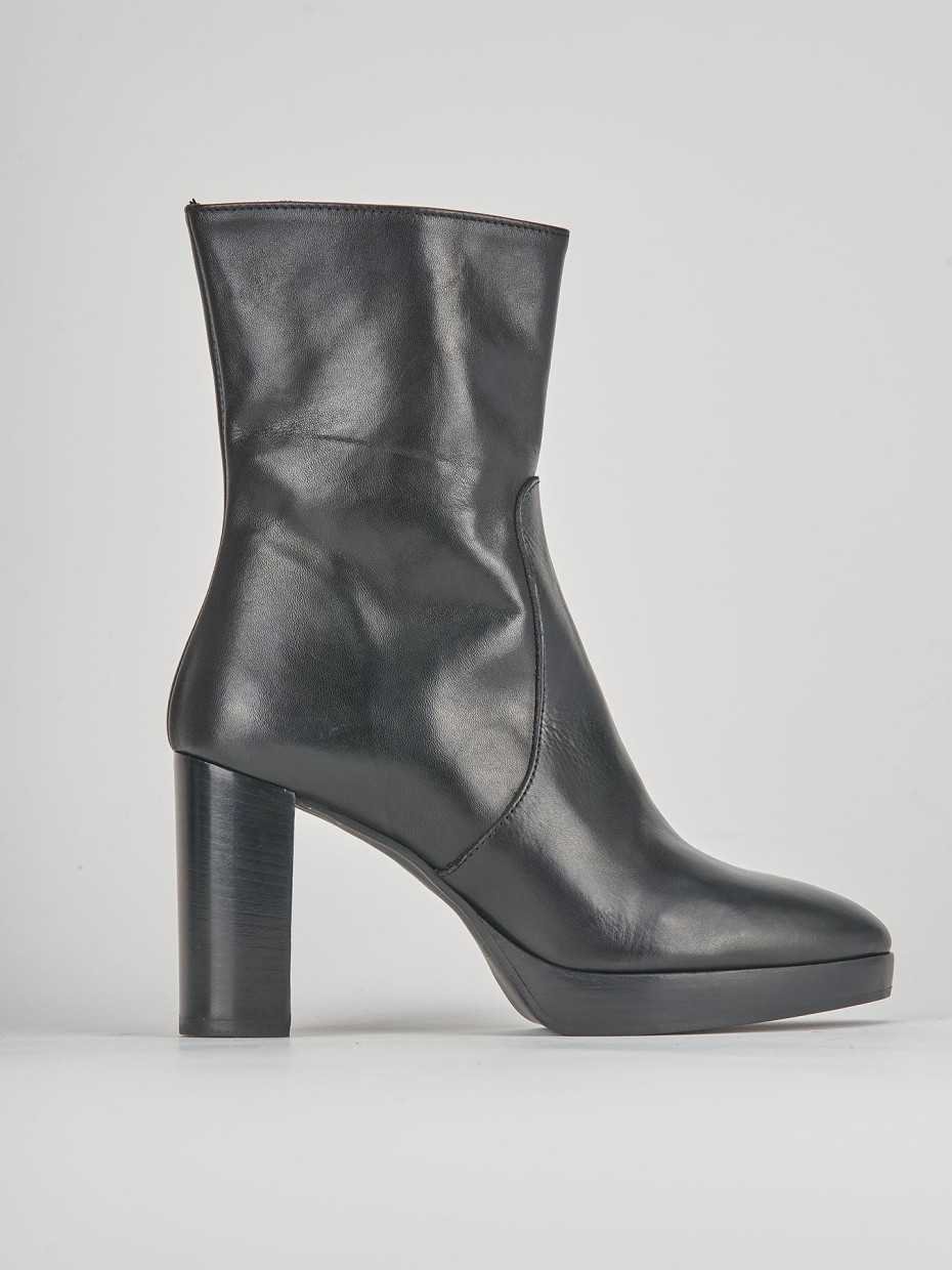 High heel ankle boots heel 7 cm black leather