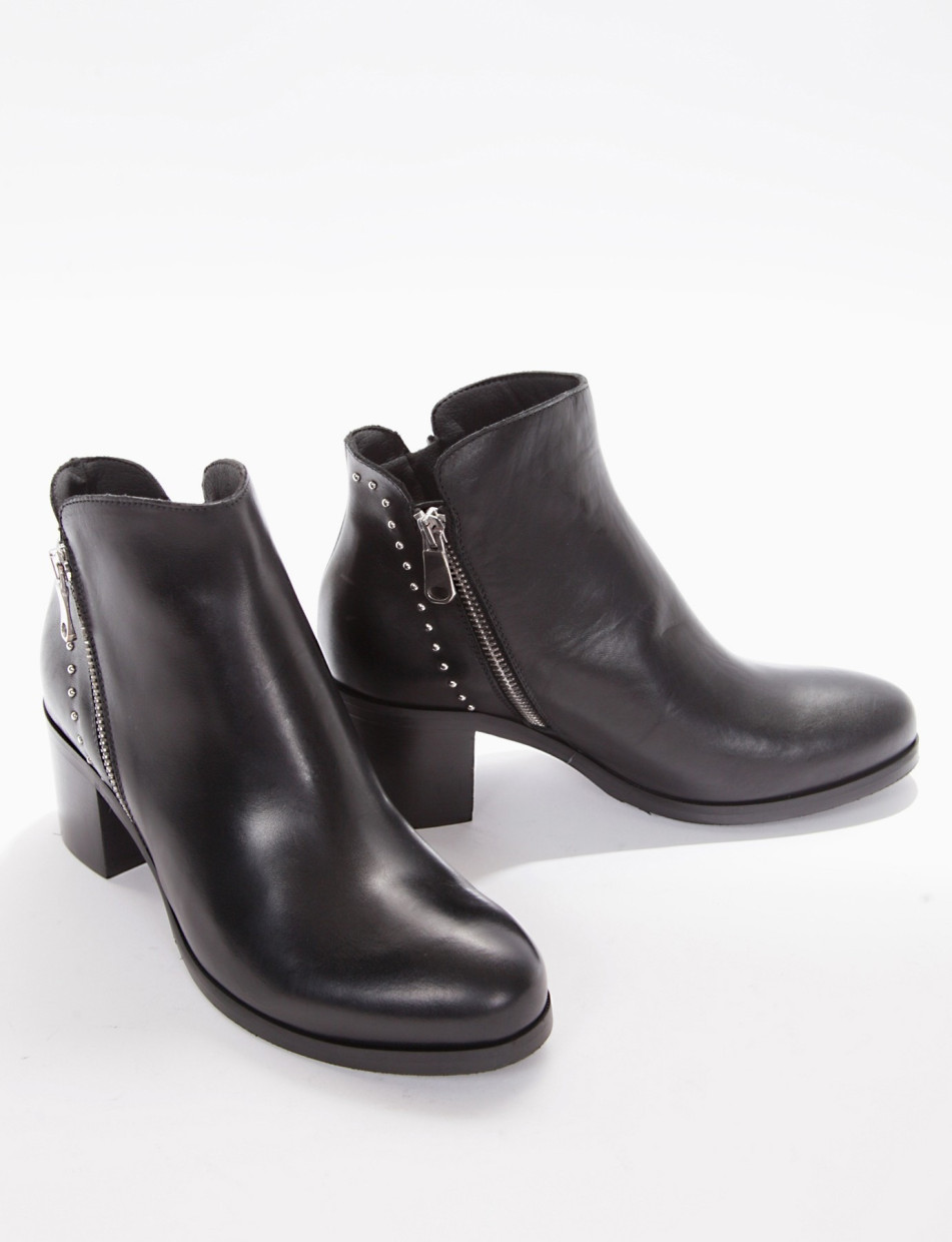 Carvela deals steady boots