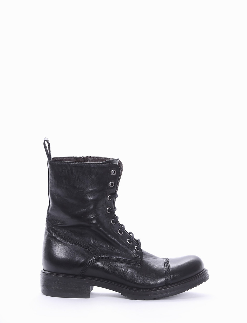 Combat boots heel 2 cm black leather