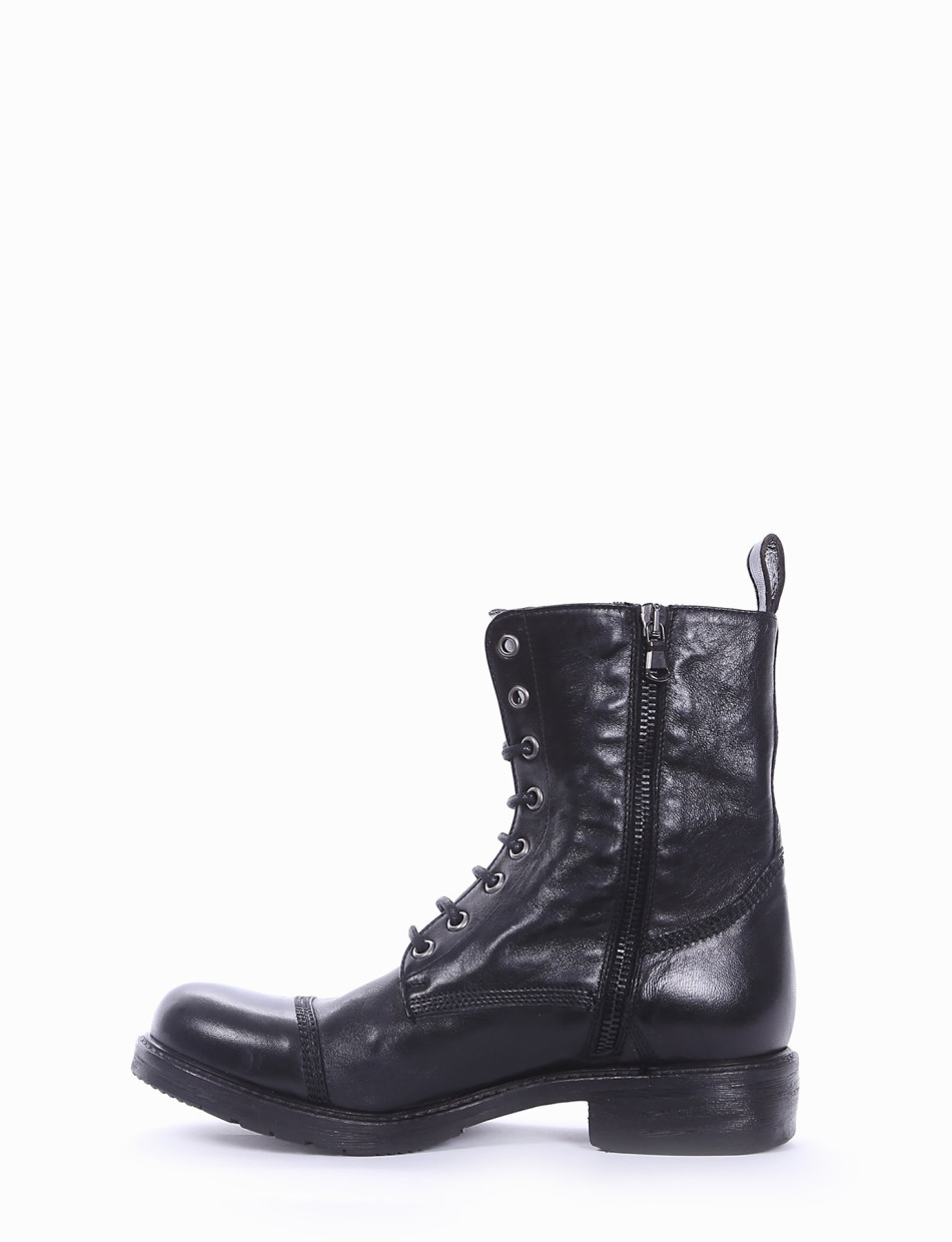 Combat boots heel 2 cm black leather