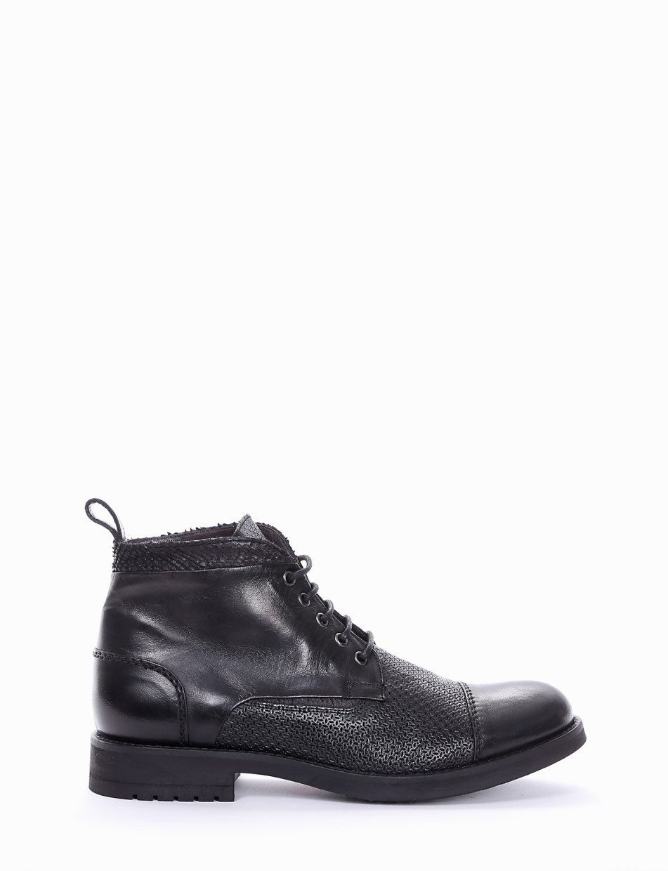 Ankle boots heel 2 cm black leather