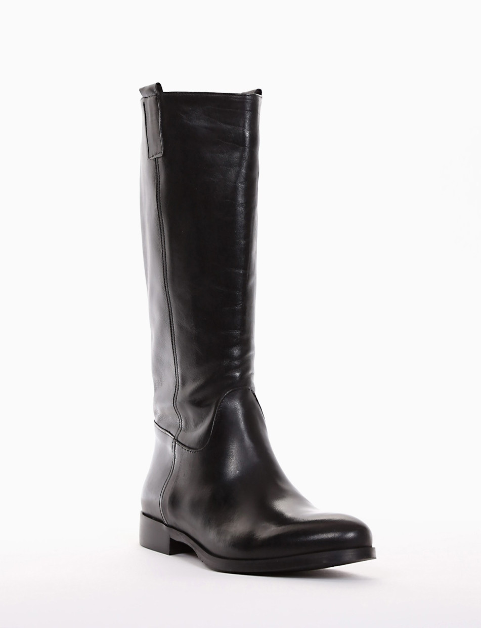 Low heel boots heel 2 cm black leather