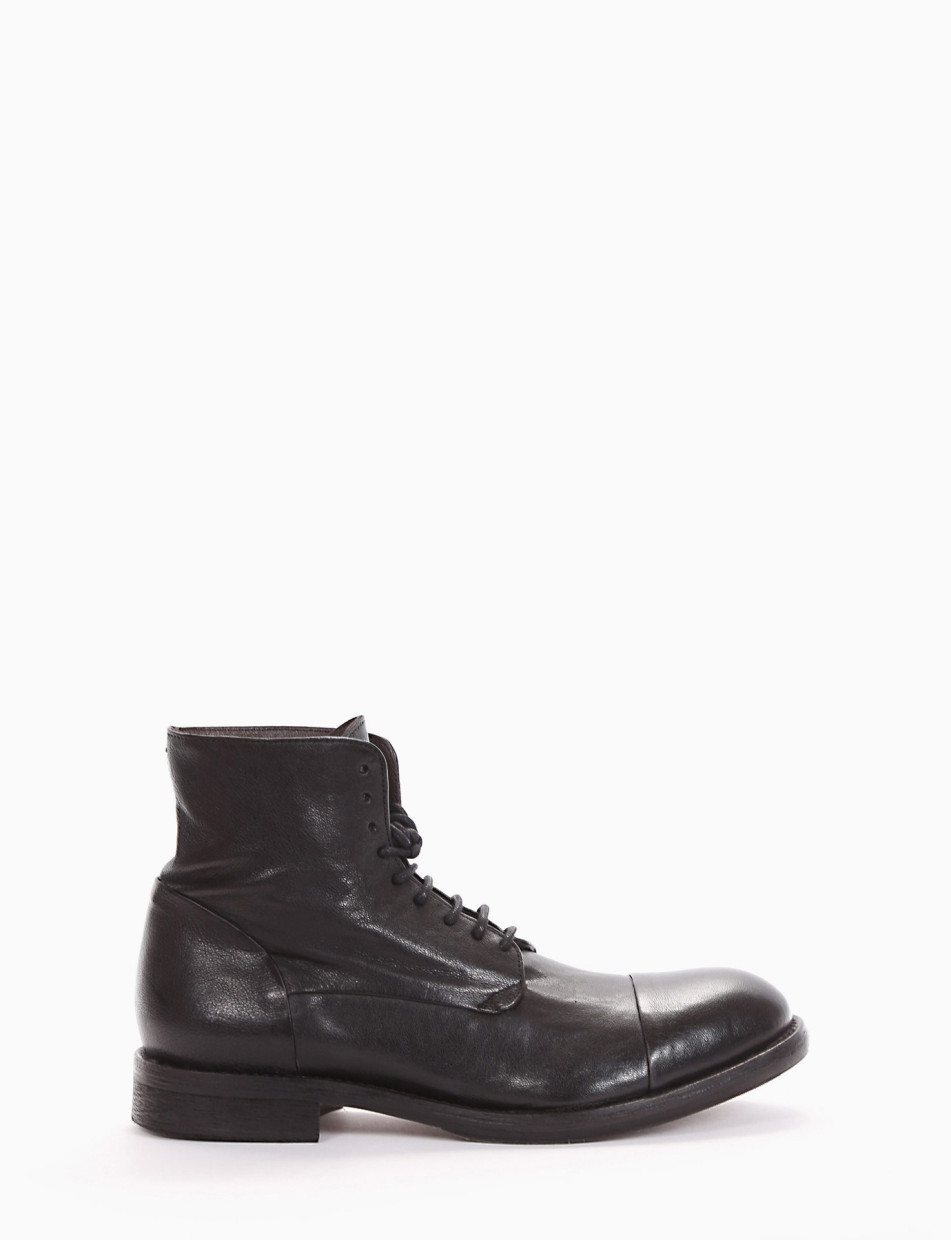 Combat boots heel 2 cm black leather