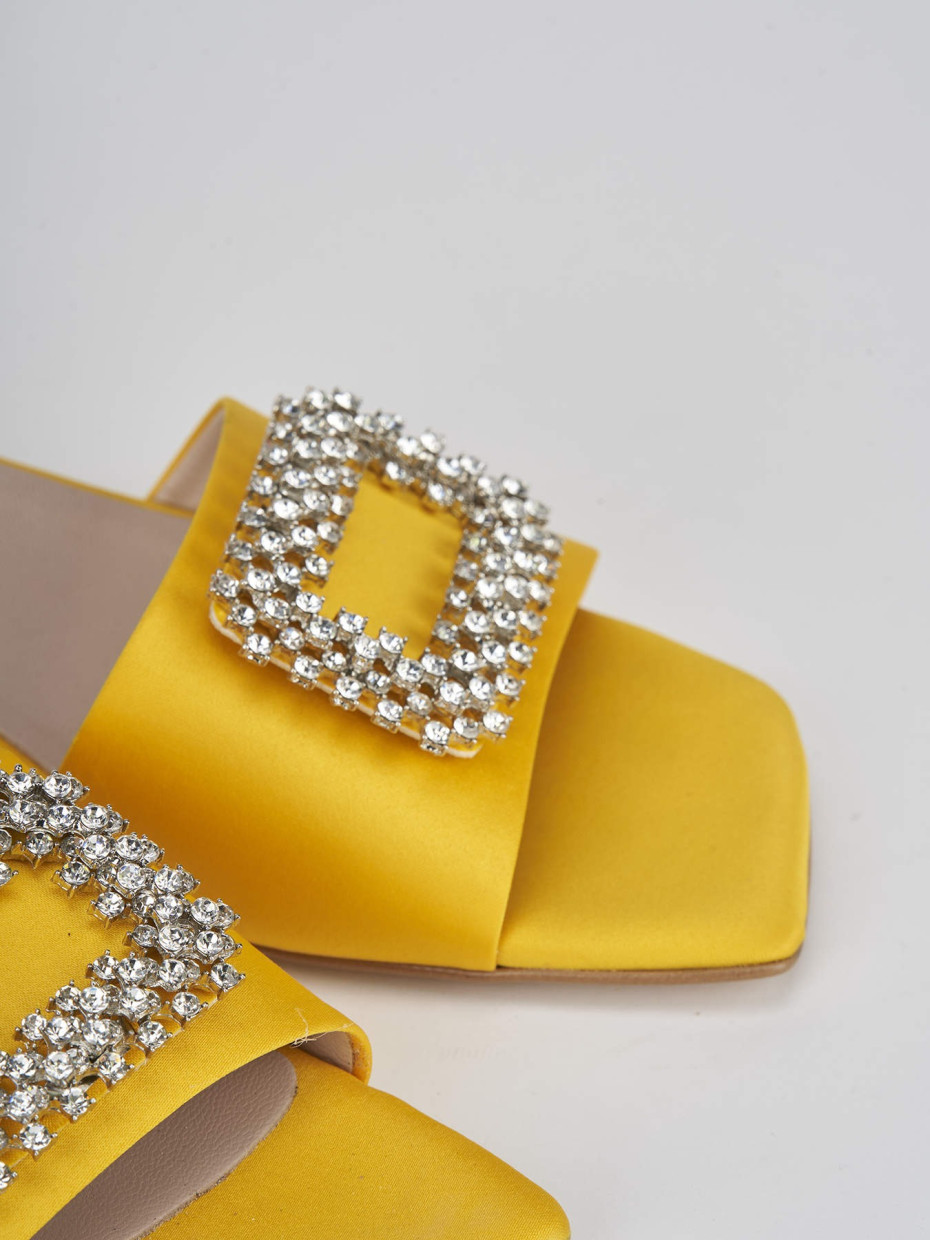 Slippers heel 3 cm yellow satin