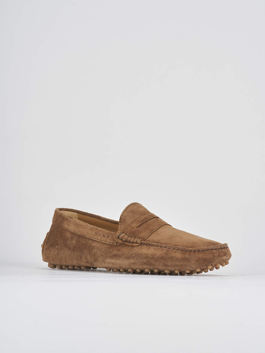Loafers brown suede
