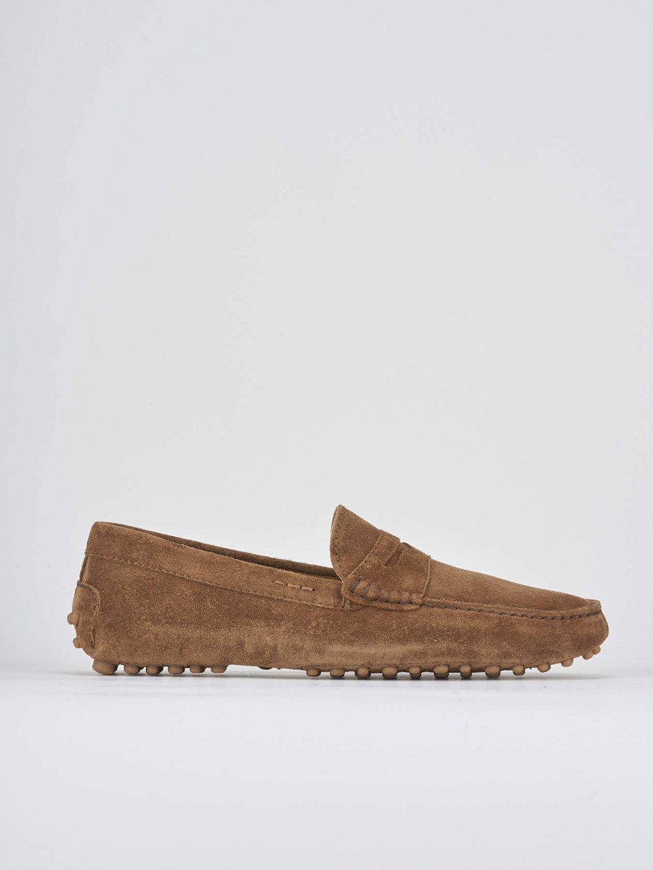 Loafers brown suede