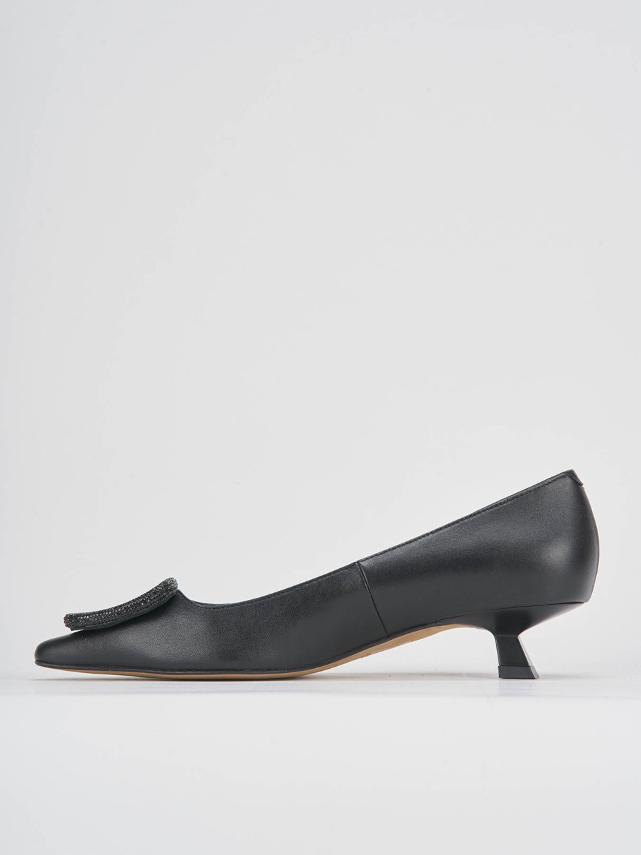 Black leather pumps 3 inch heel top