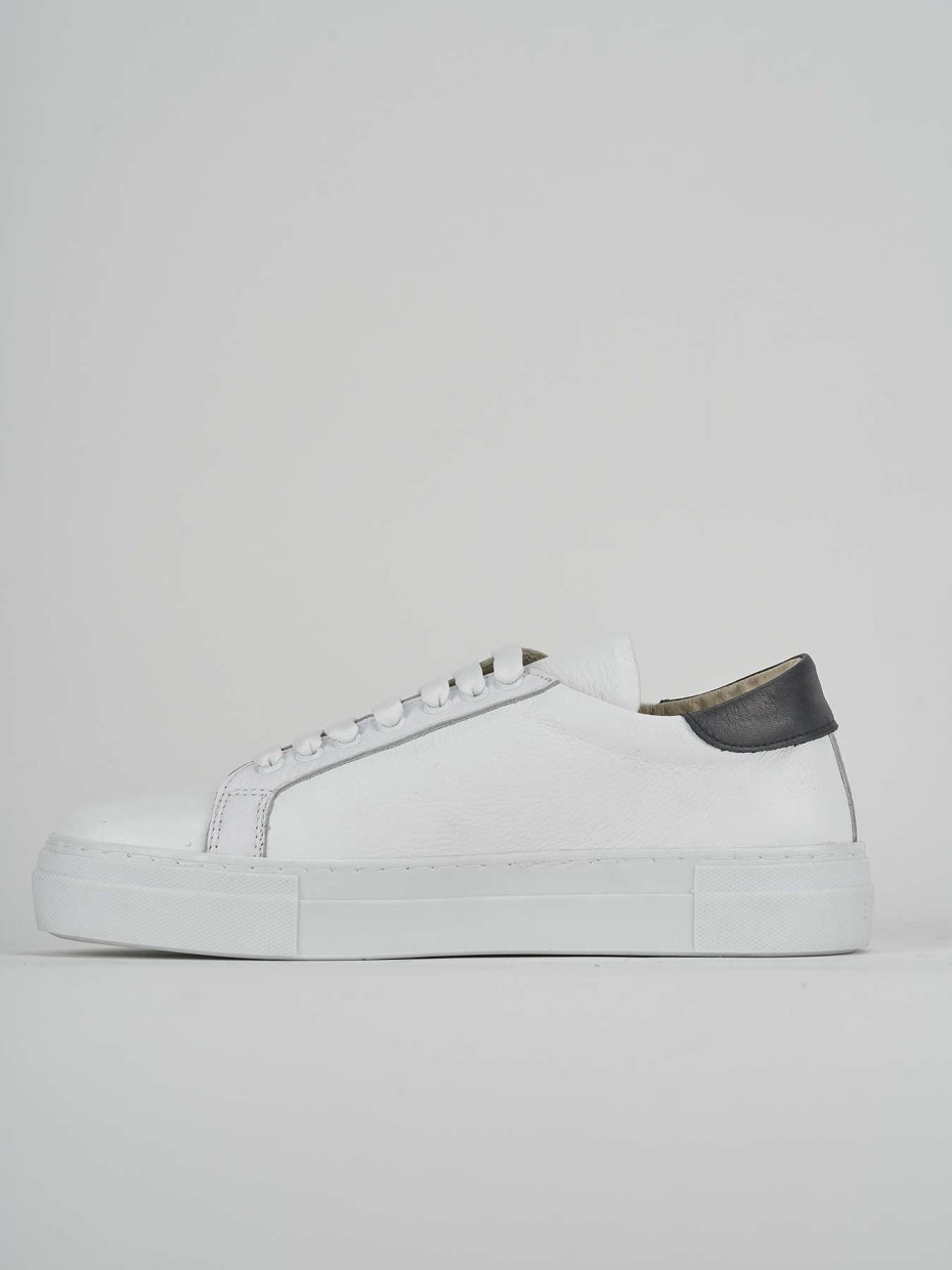 Sneakers white leather