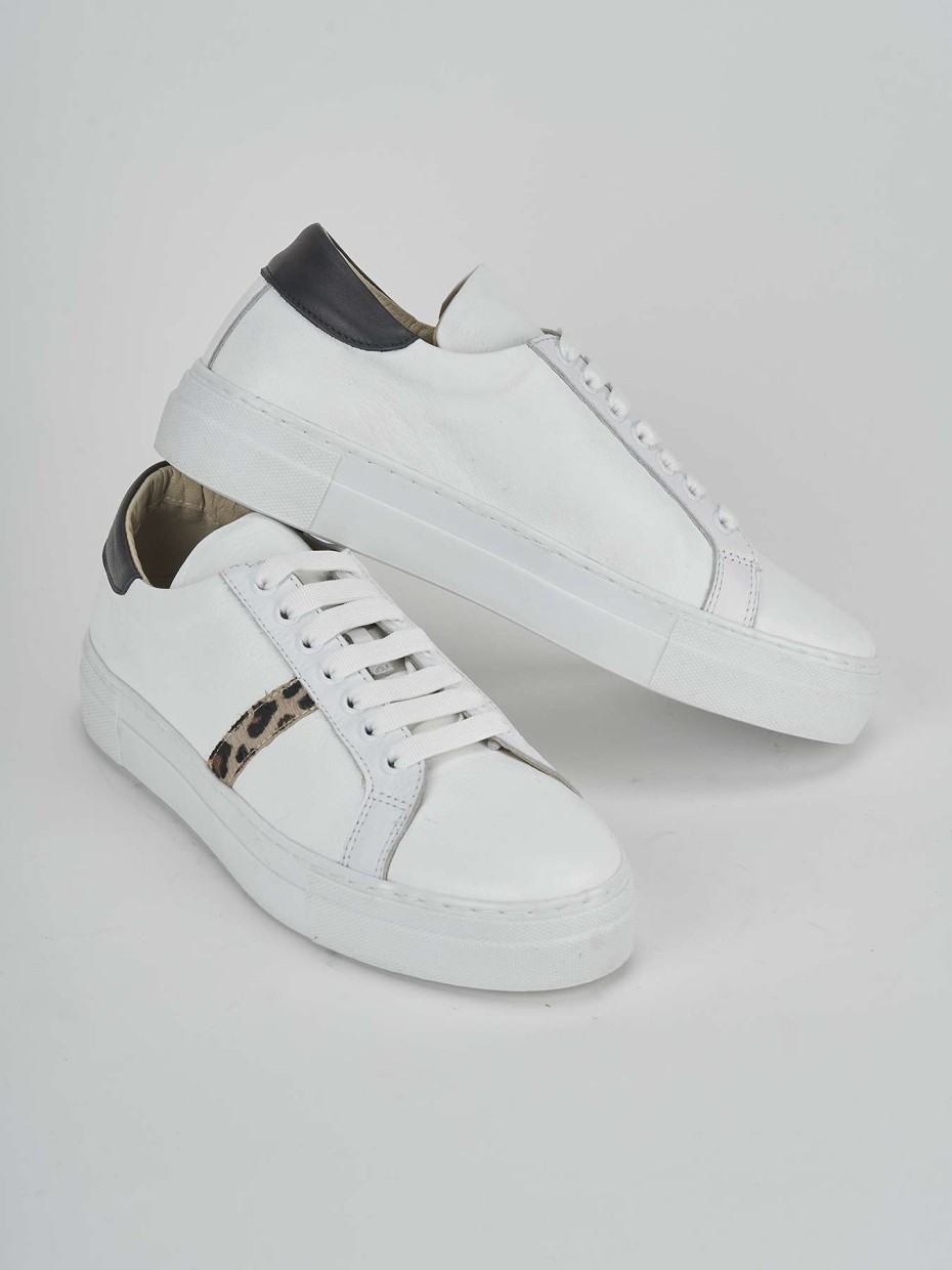 Sneakers white leather