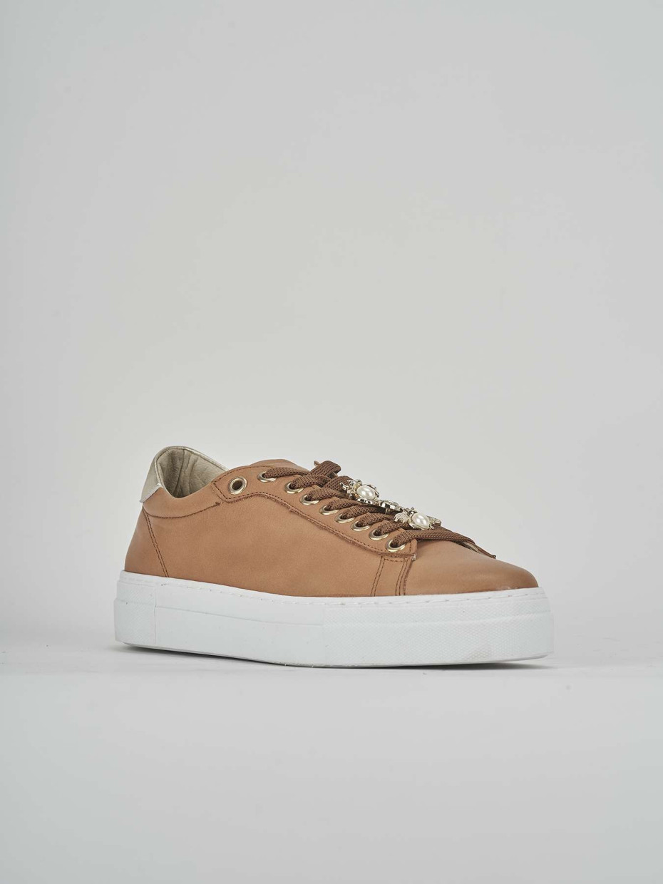 Sneakers brown leather