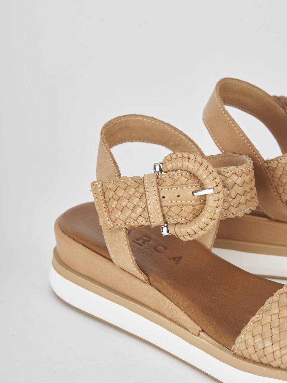 Sandali con hotsell zeppa beige