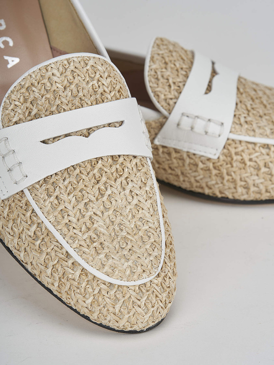 Mocassino tacco 1 cm beige pelle