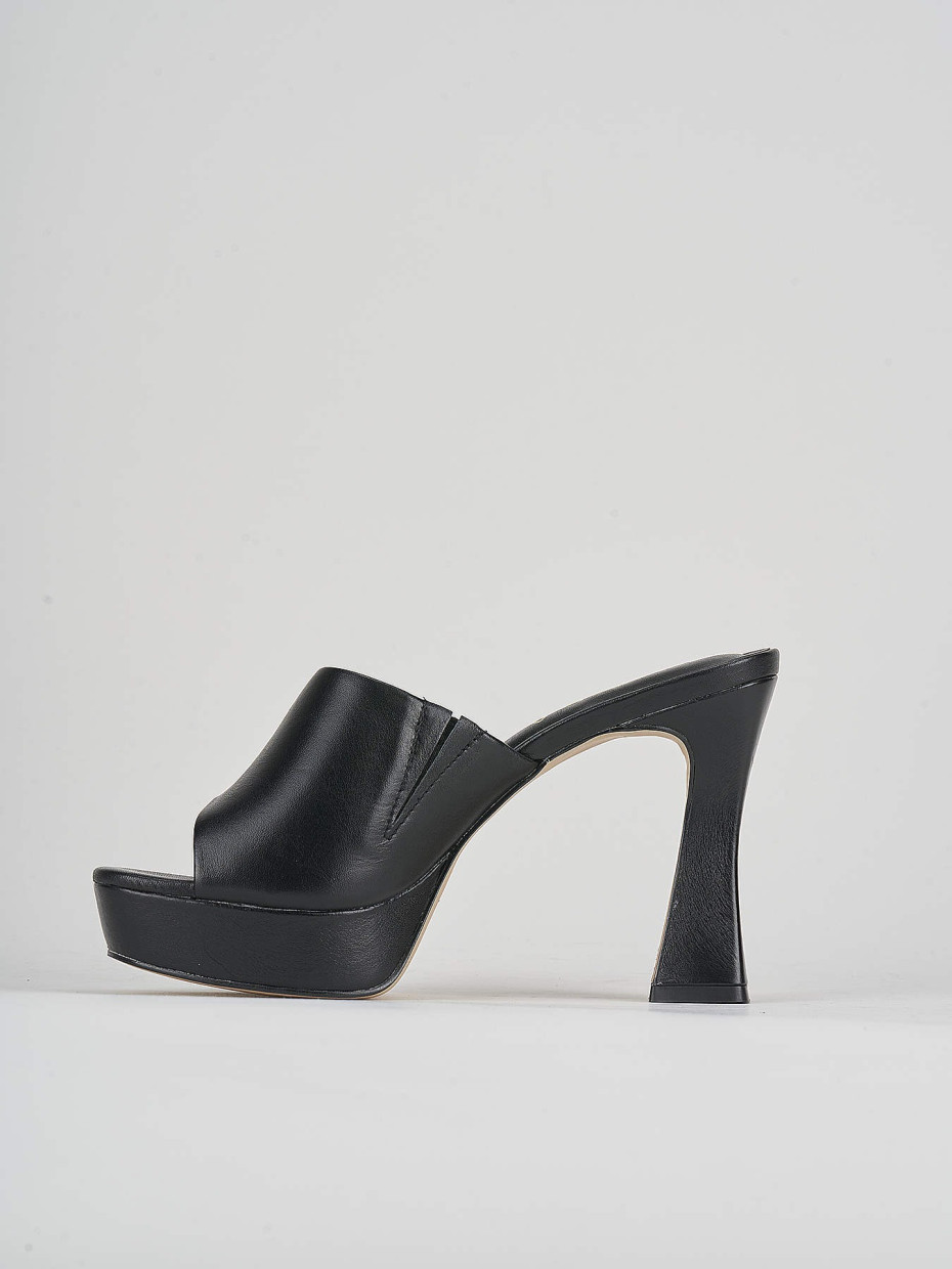 Slippers heel 11 cm black leather