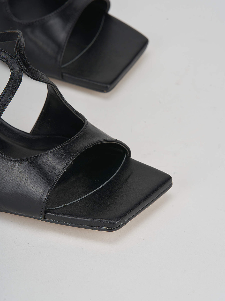 Slippers heel 6 cm black leather