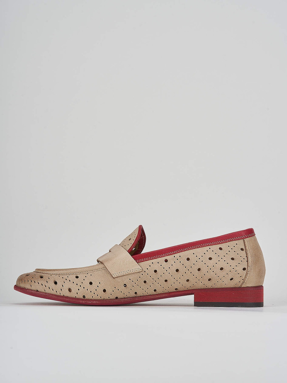 Loafers heel 2 cm beige leather