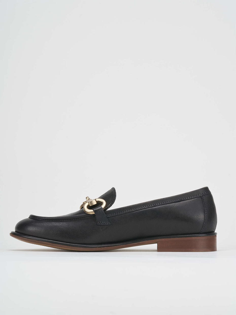 Loafers heel 2 cm black leather