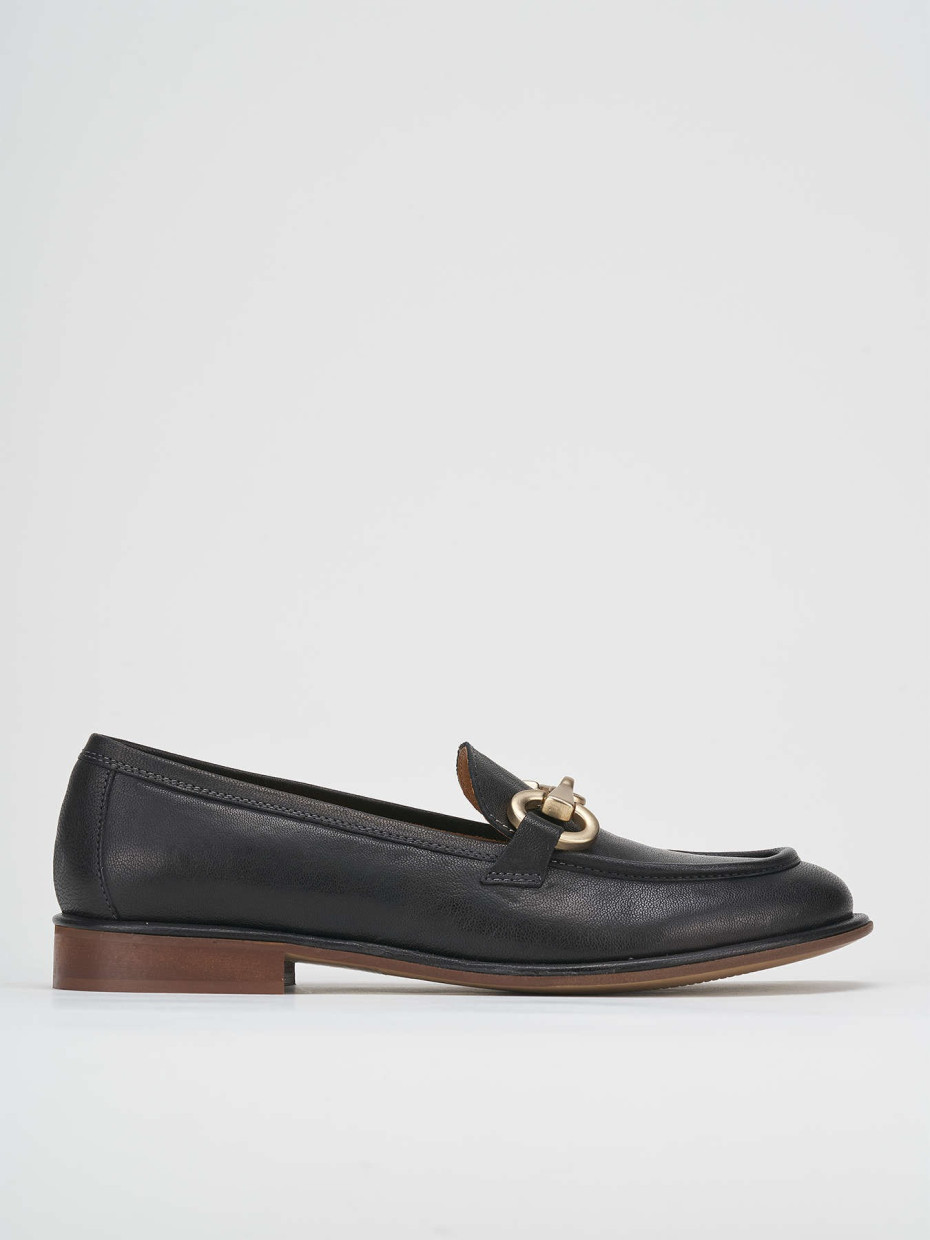 Loafers heel 2 cm black leather