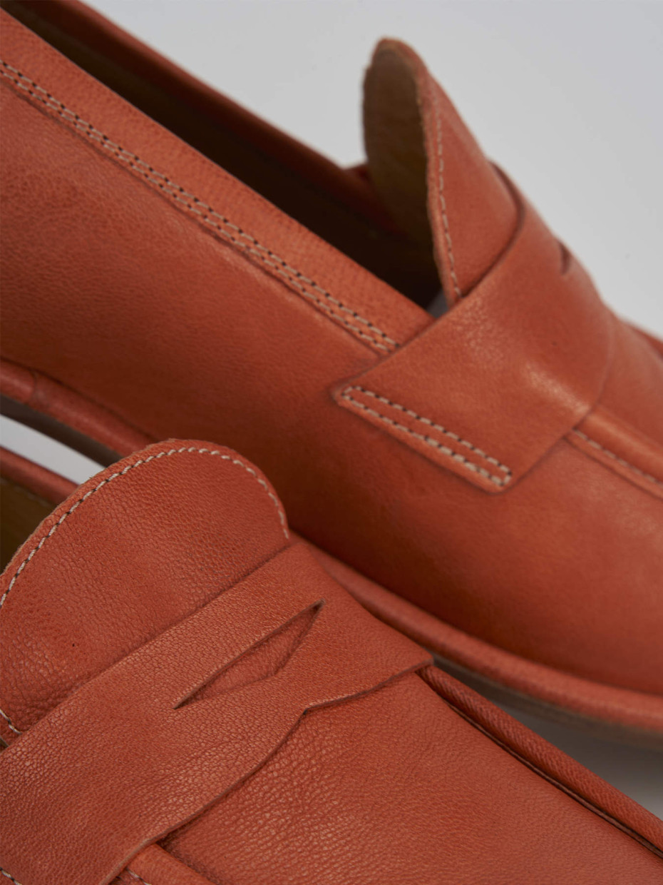 Loafers heel 2 cm orange leather