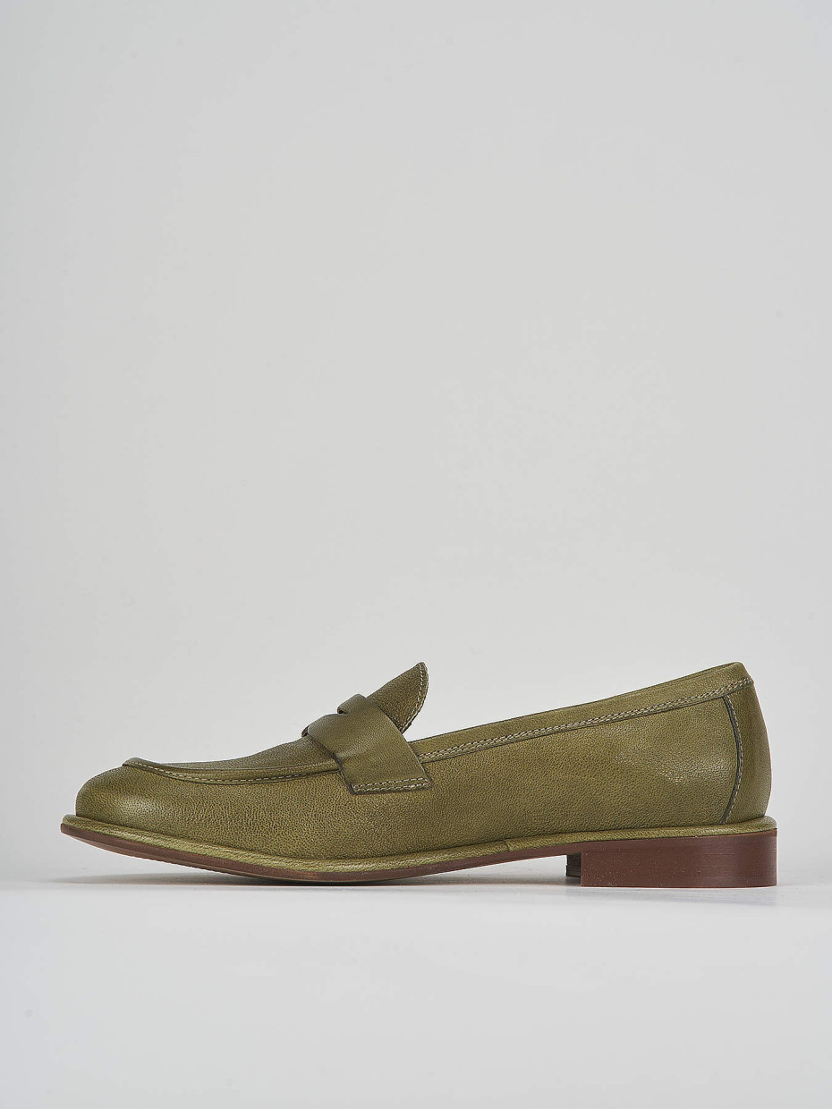 Loafers heel 2 cm green leather