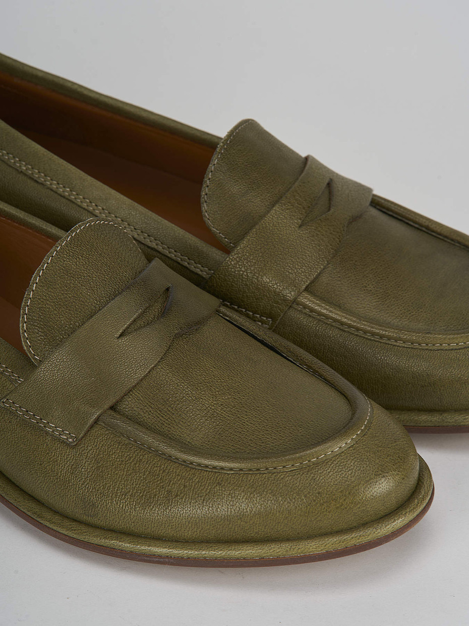 Loafers heel 2 cm green leather